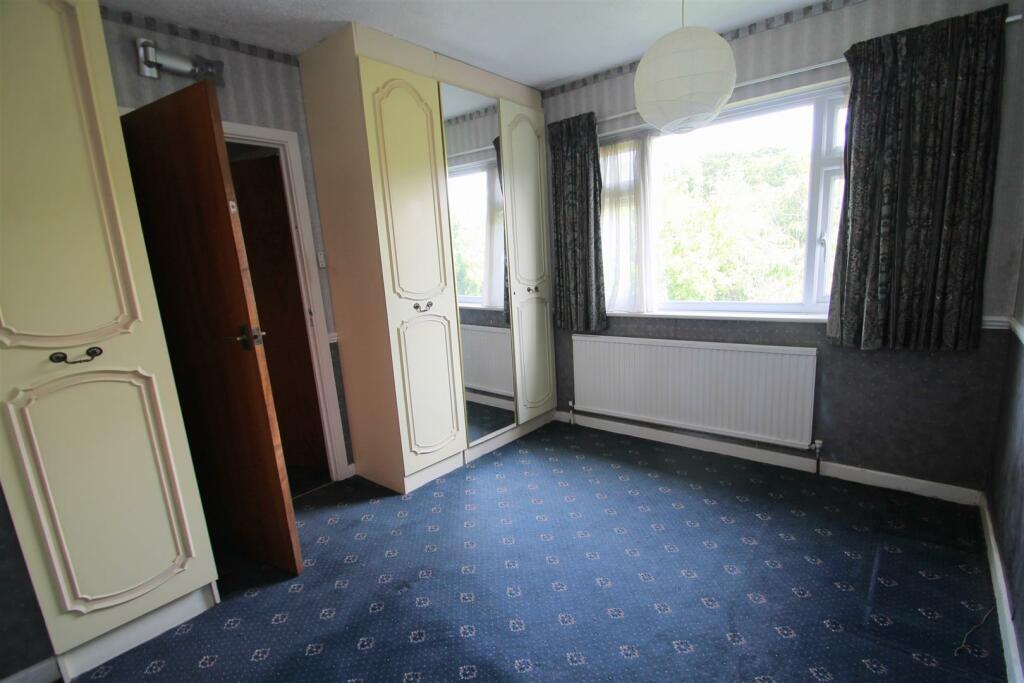 Bedroom 2 bright .JPG