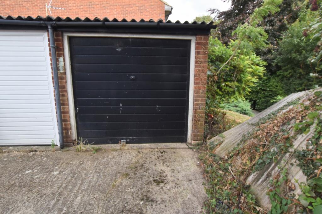 39 Carroll Close garage