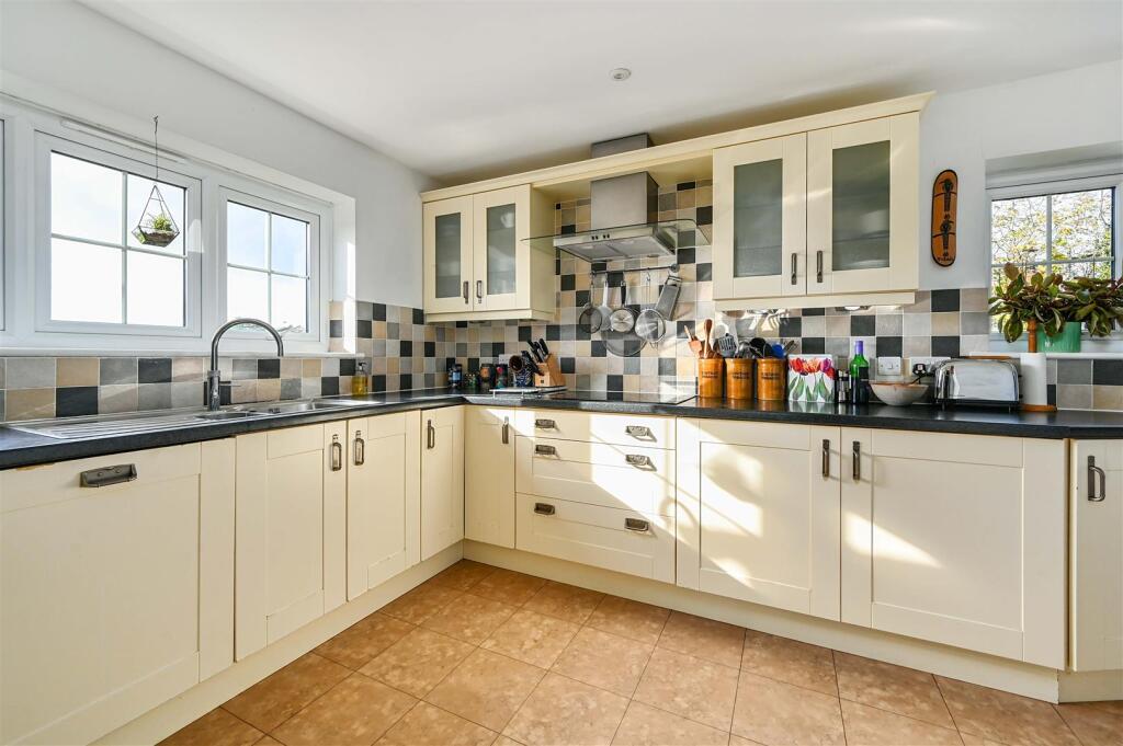 LIDHAM COTTAGE - TN354LY (23).jpg