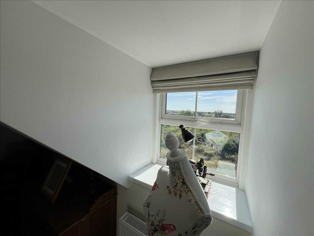 2ND FLOOR LANDING