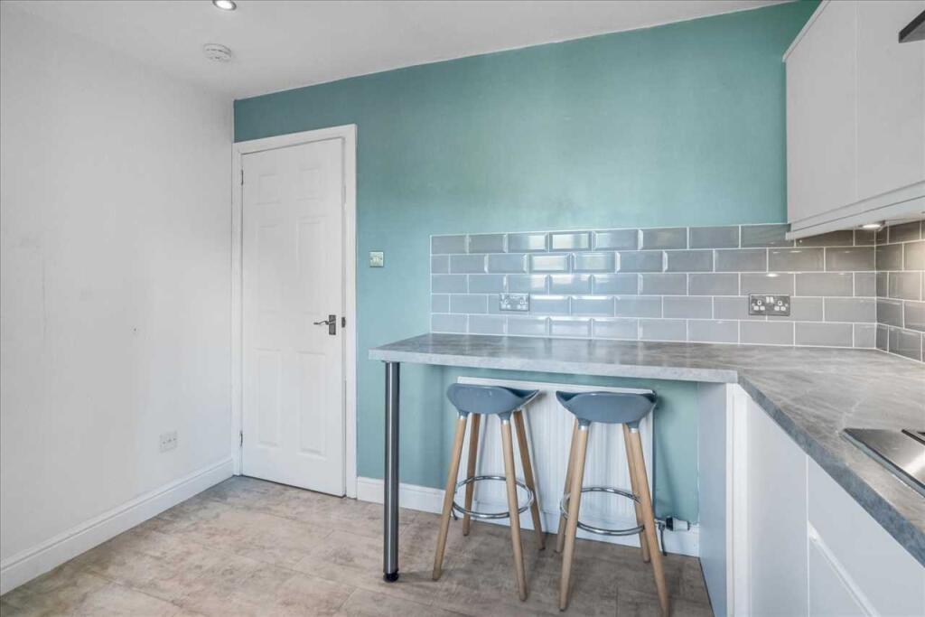 Breakfasting Kitchen