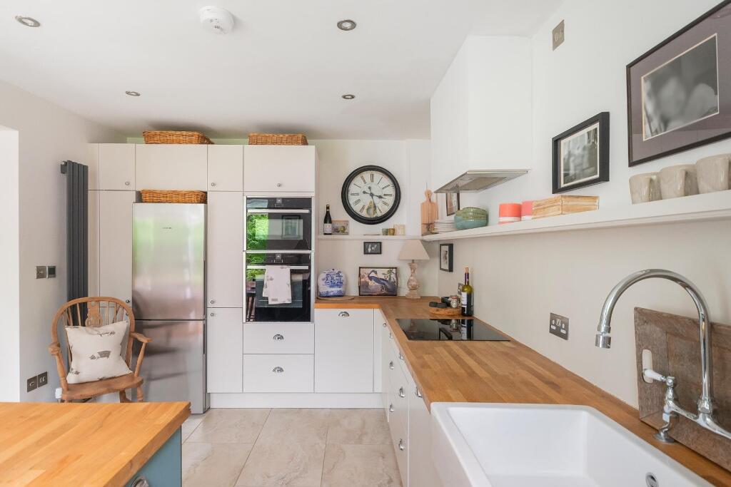 G3F5WRCM - Kitchen B.jpg