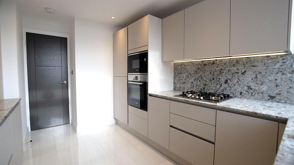 kitchen 2.JPG