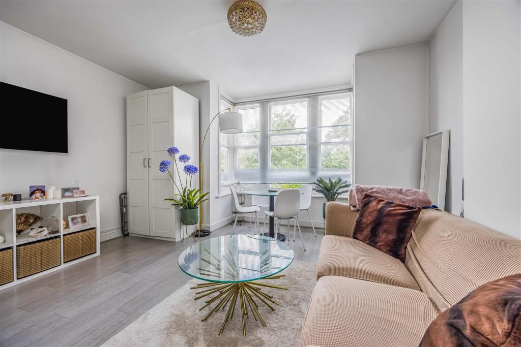 Flat 7, 12 Hampshire Terrace, Southsea-Small-Porti