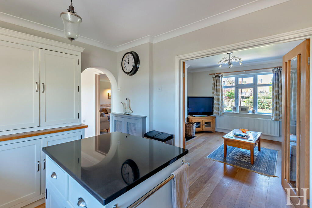 8623735-interiorW...