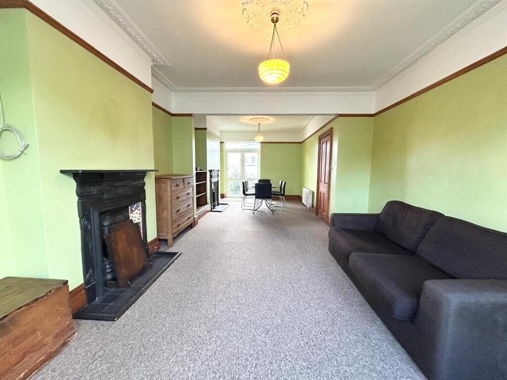 Open Plan Lounge Diner