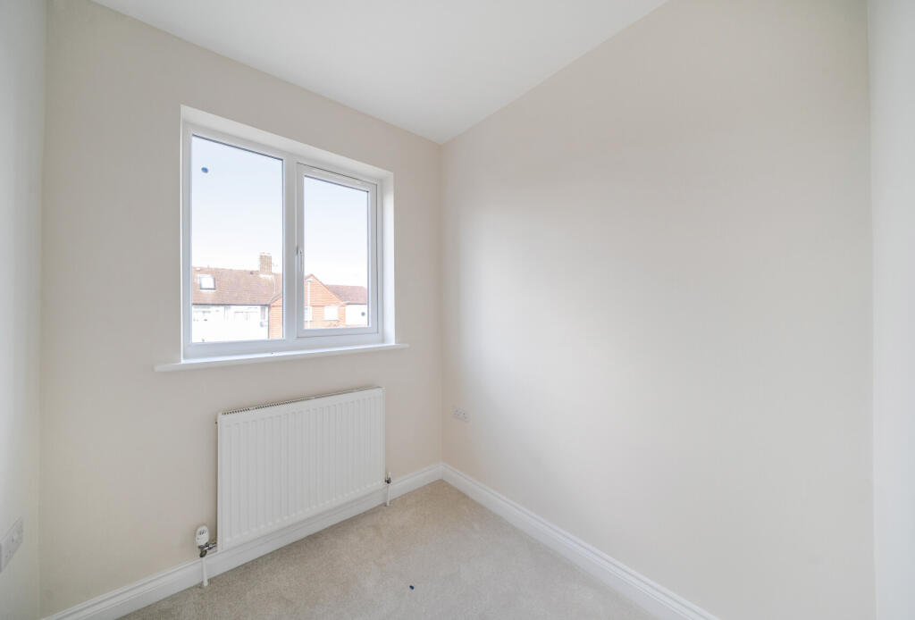 1304970-15-68484d...