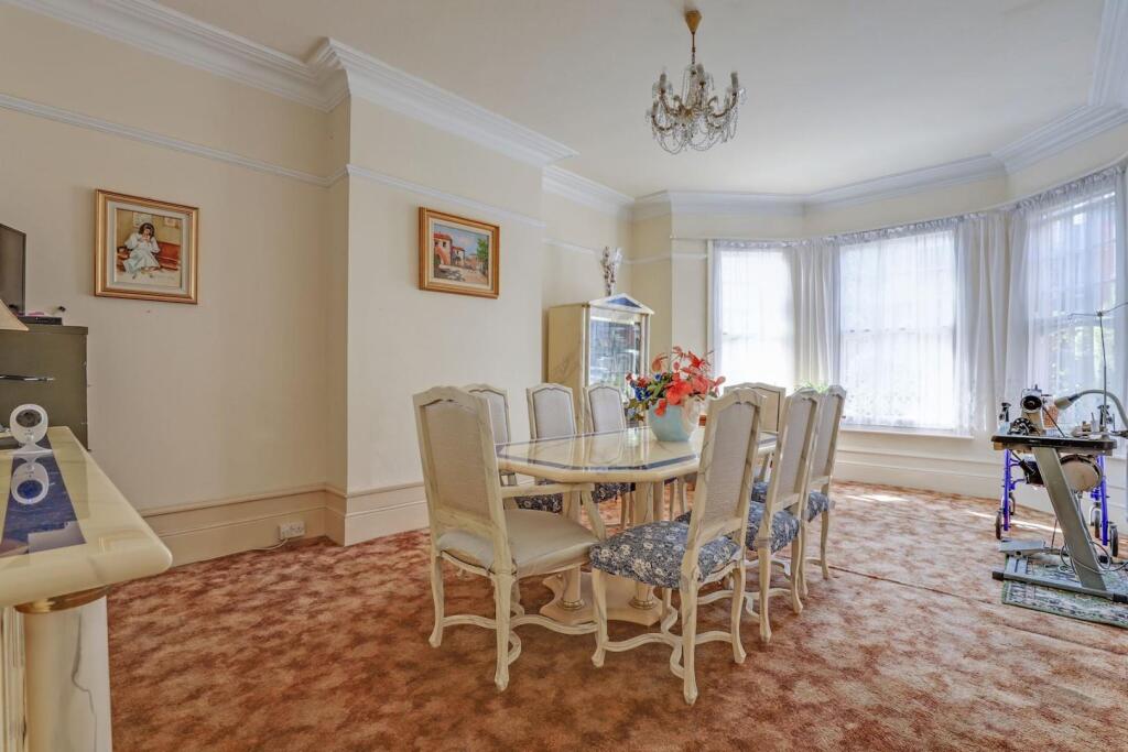 01-87bcJHPropWorld - 25 Earlsthorpe Road - 1-mediu