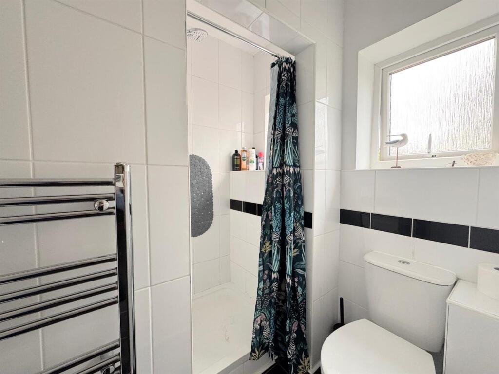 GROUND FLOOR SHOWER ROOM