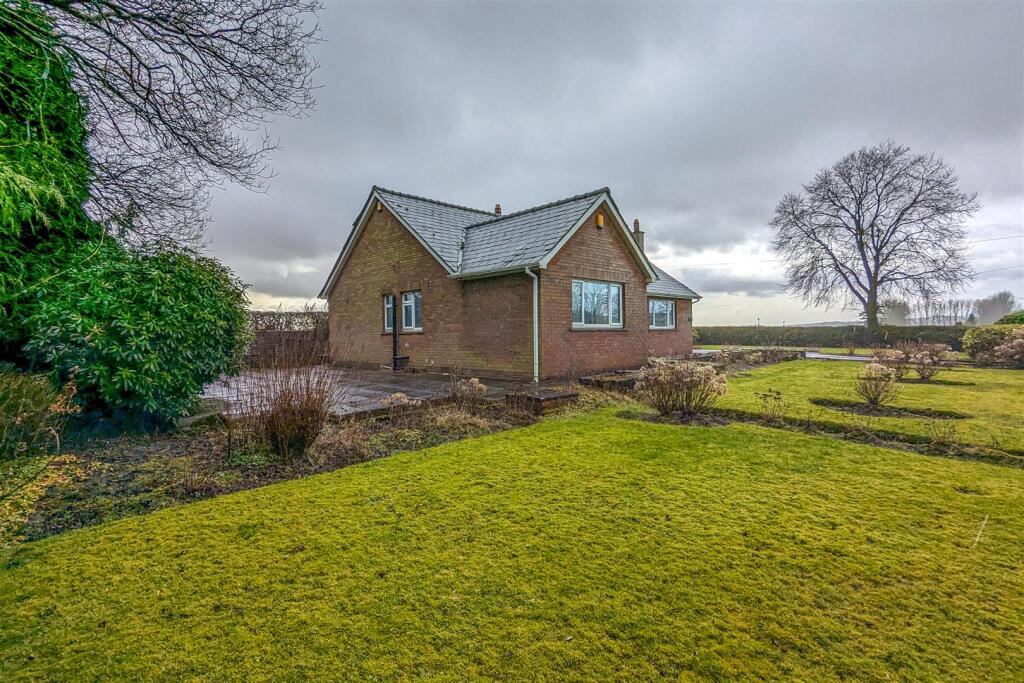 higherfields back lane standish -11.jpg