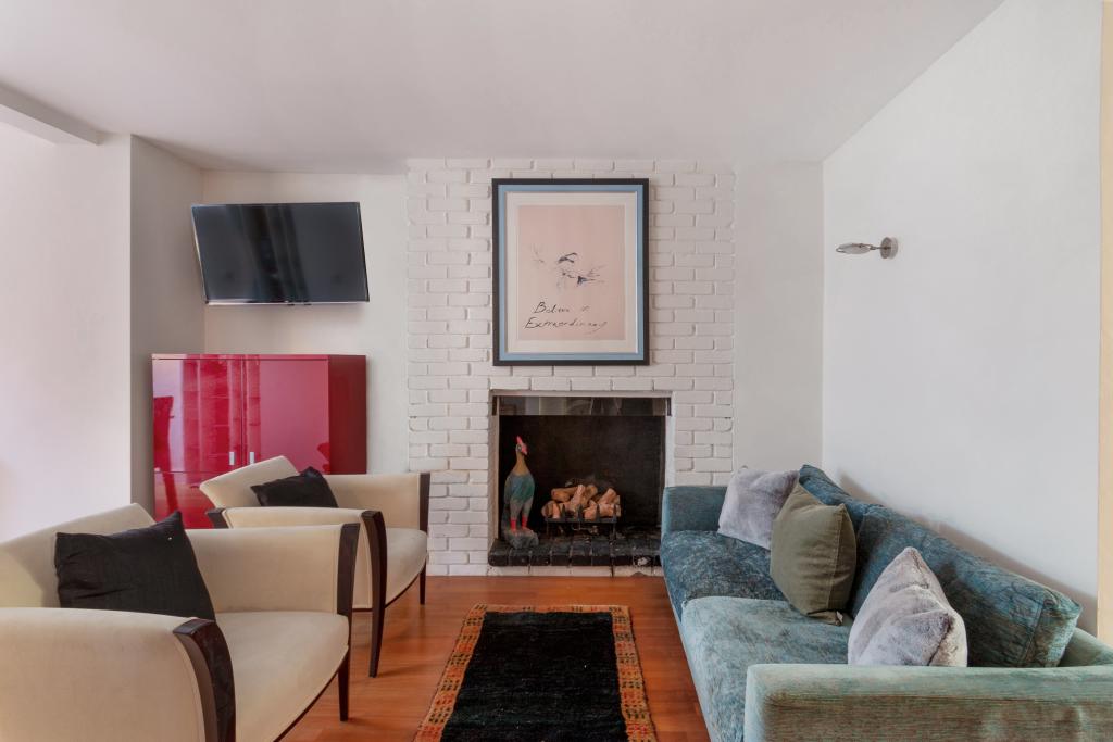 Ledbury LGF, 74, W11