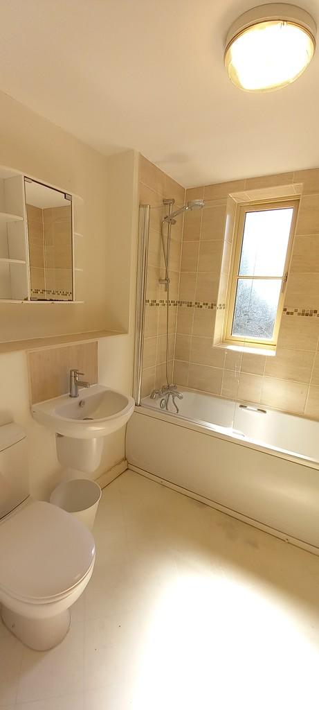 1st floor bathroo...