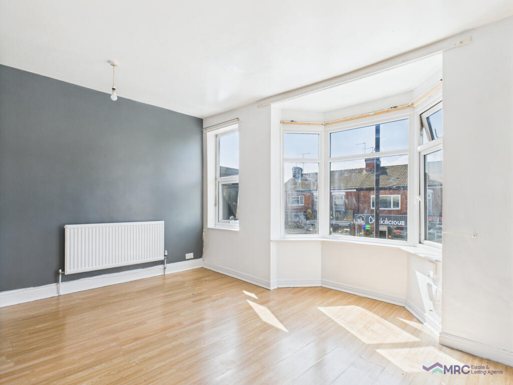 Two Bed 3-Storey Apartment to Rent