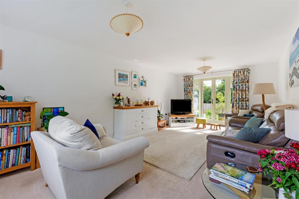 92548_21 June Lewis Way (7).jpg