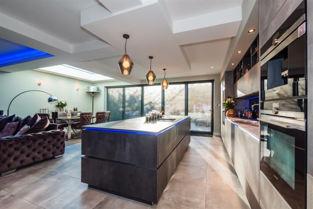 Open Plan Living Dining Kitchen 10.2