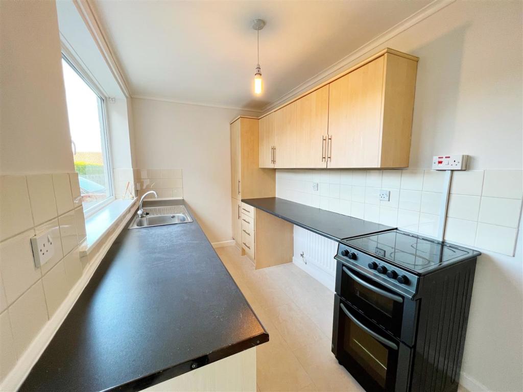 Kitchen 2.jpg