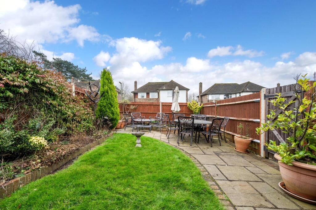 COURTLANDS CRESCENT (3).jpg