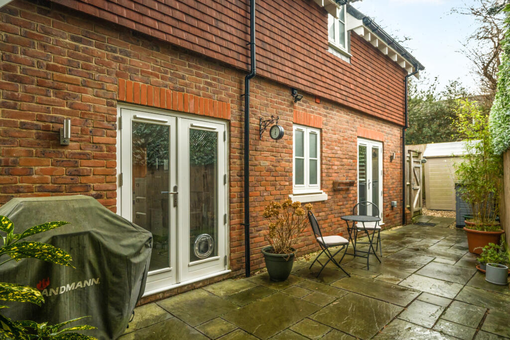 1395902-5-695f80a...