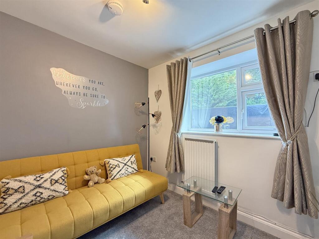 Erlstoke Close 81 - Bed 4 b.jpg