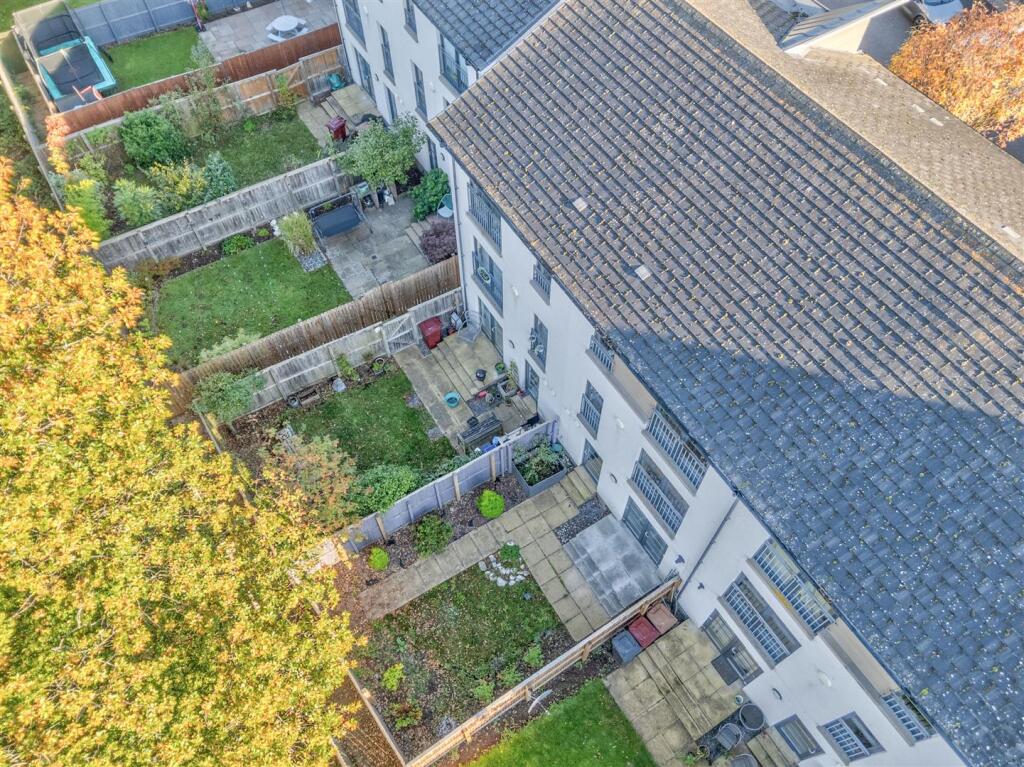 15 Dudhope Gardens Dundee-26.JPG