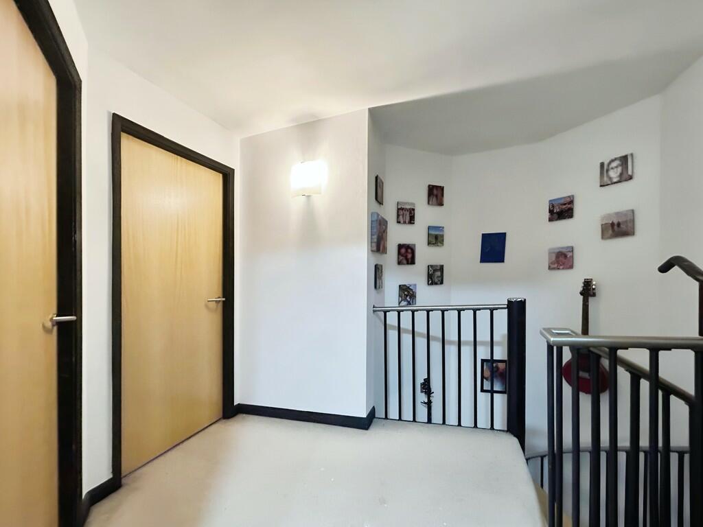 fc0144c5-WhatsApp...