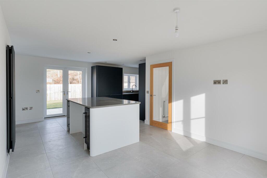 Kitchen Breakfast Family Room