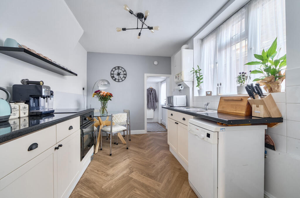 1381286-14-691b29...