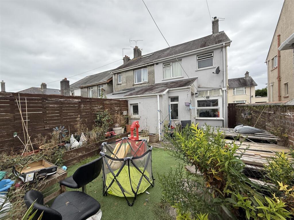 Cedarcroft Road 4 - Rear.jpg