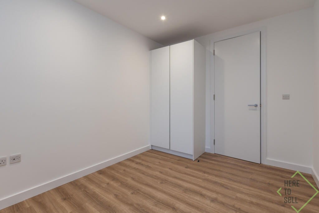 369 Green Lanes, London, N13 4JH-70