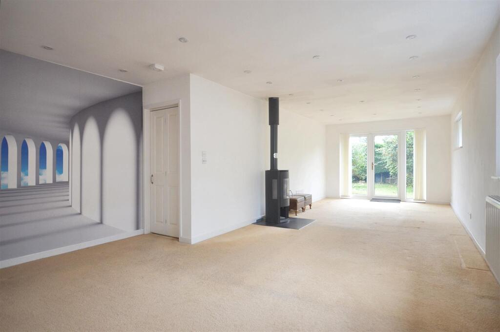 Sitting/Dining Room