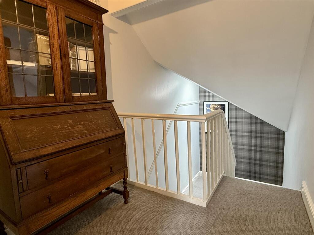 SECOND FLOOR LANDING