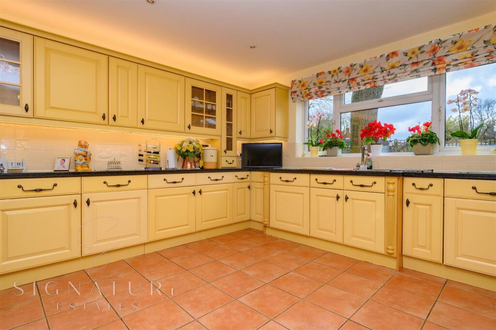 Kitchen/Breakfast Room