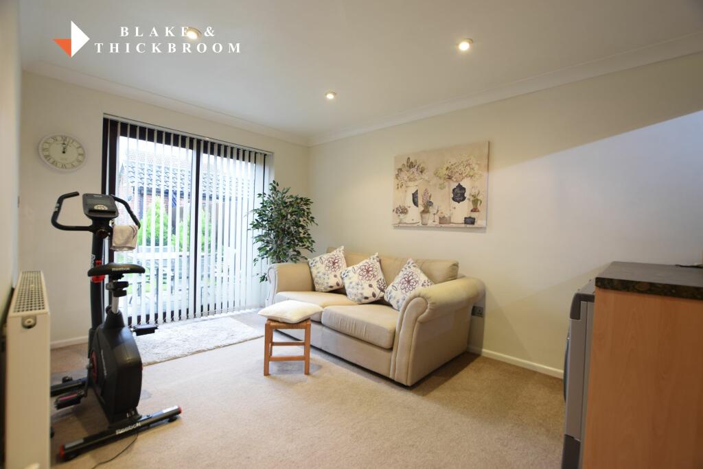 BREAKFAST ROOM/UTILITY