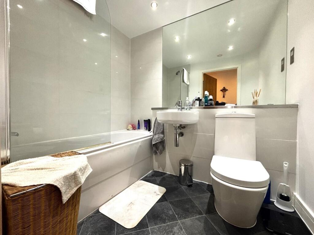 Bathroom.jpeg