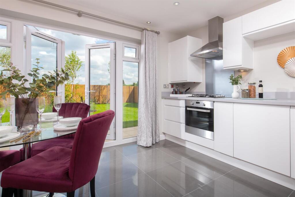 008 Bellway_AstleyFields_TheJoiner_Rooms.jpg