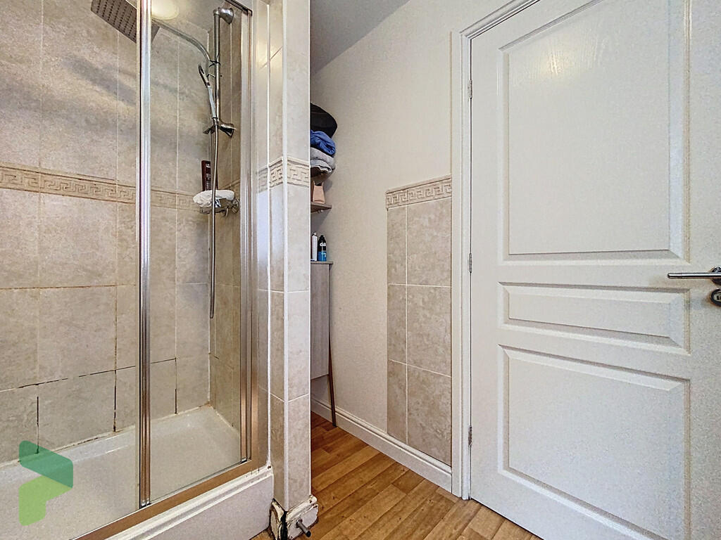 Bedroom One En Su...