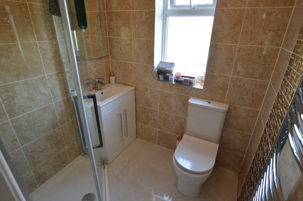 F/F Shower Room