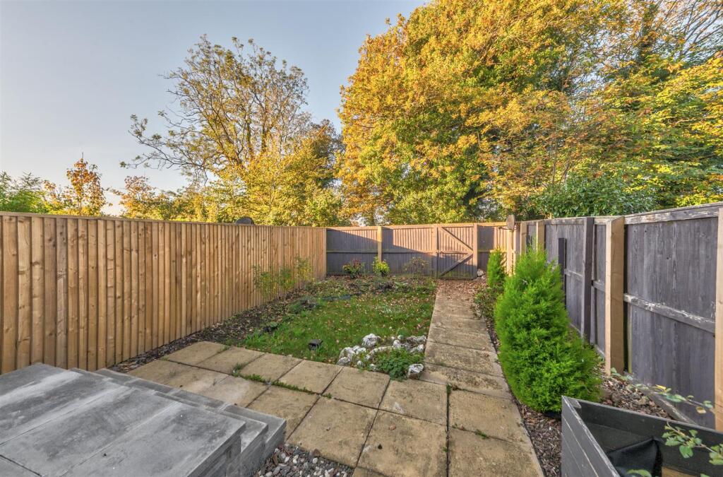 15 Dudhope Gardens Dundee-21.JPG