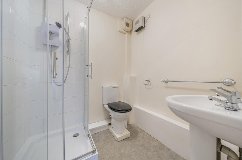 21-681b643b91002-...