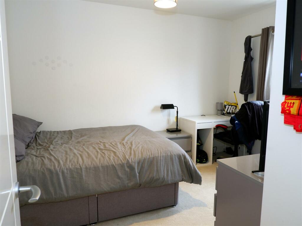 Bedroom 2: