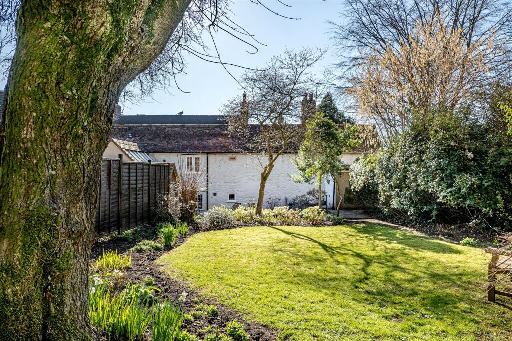 Lawned Garden