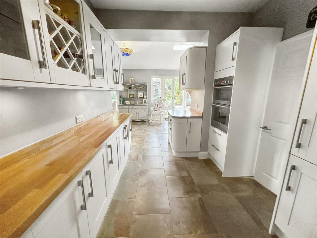 Kitchen/family room