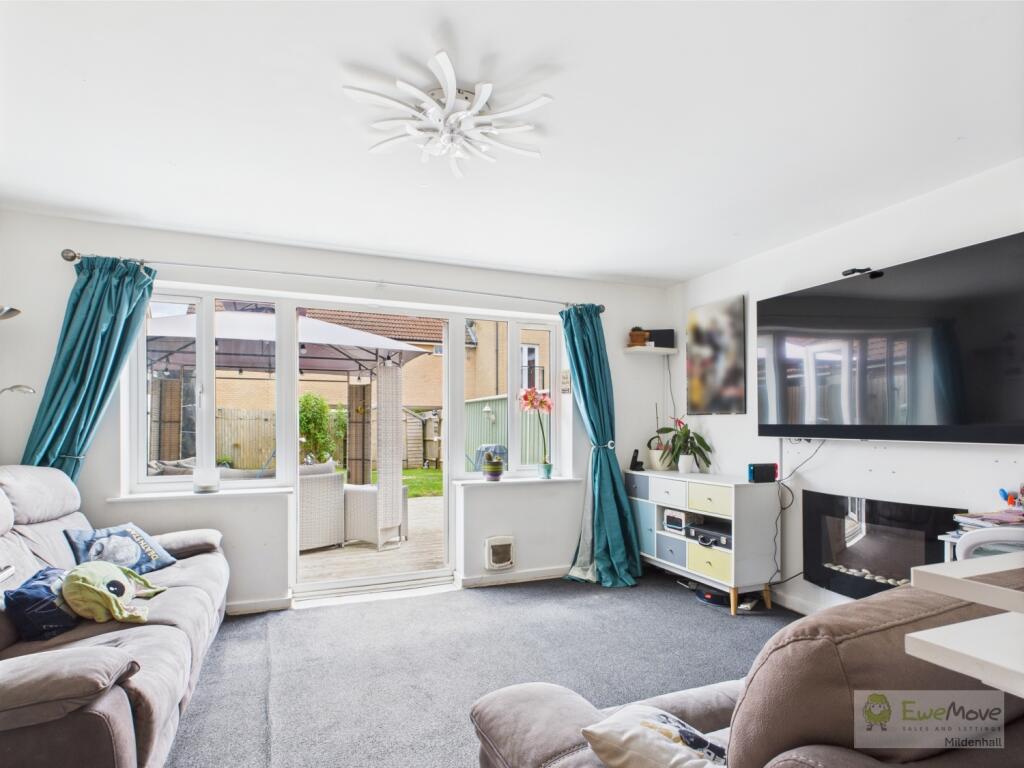 CAM03603G0-PR0036-STILL010