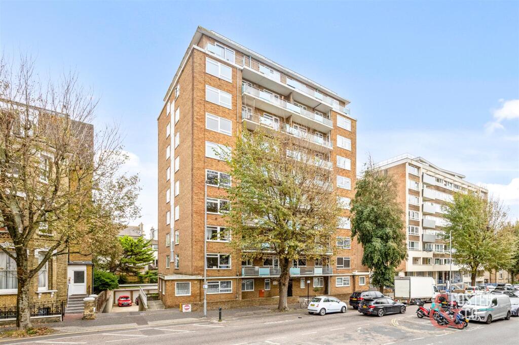 The Drive, 37-39, Grove Court, Flat 36_021_1.JPG