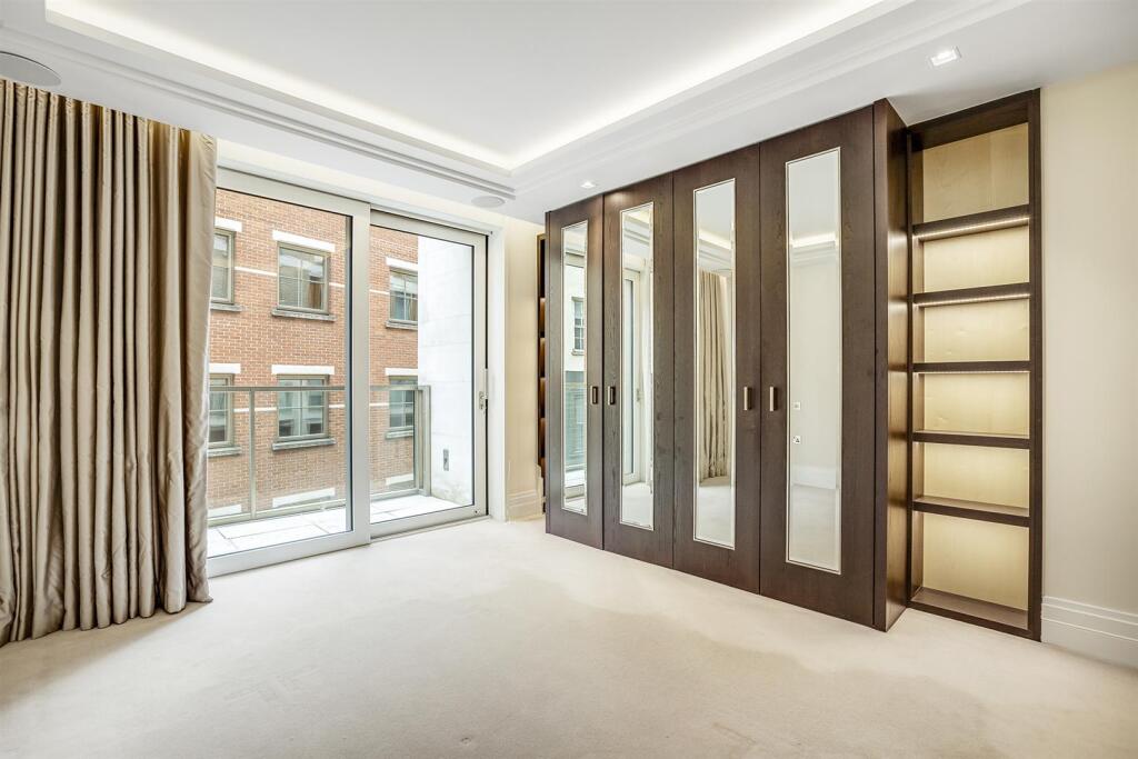 39WrenHouse,190Strand,WC2R-20.jpg