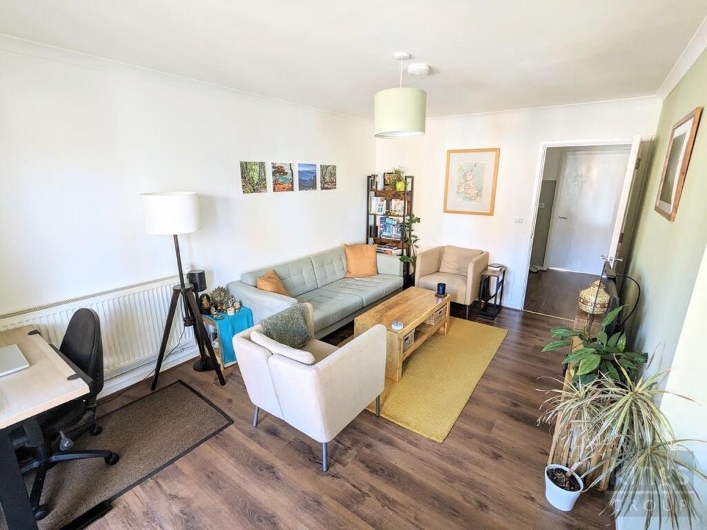 Living Room 1.jpg
