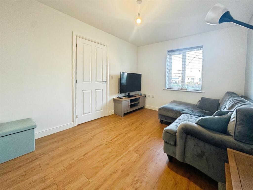 c5c655f1--4007-8E12-C8BB84A24E48-31504-000023881C0