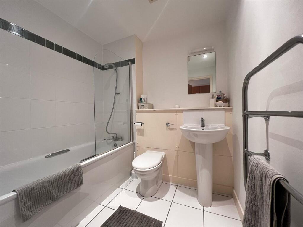 Main Bathroom