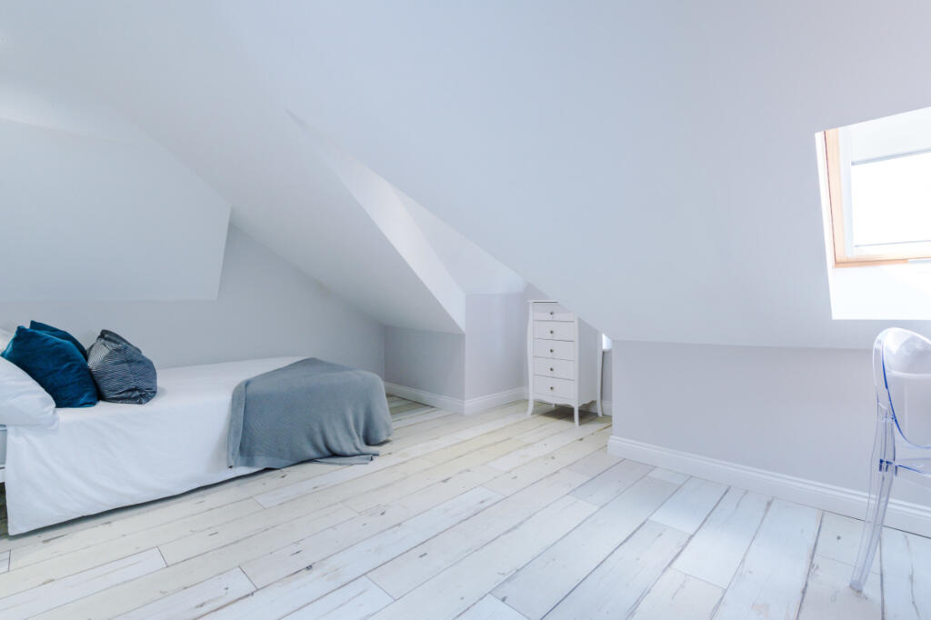 27 Woodcroft Road Bedroom 10