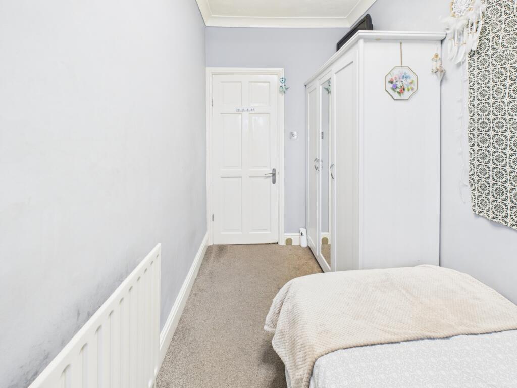 CAM04233G0-PR0038-STILL017